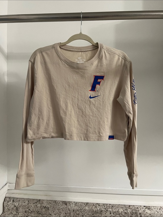 Nike Tops - Nike Beige Cropped Long Sleeve Tee with Blue & orange Florida Gators